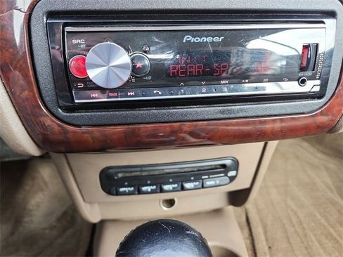 Used 2001 Chrysler Sebring LXi image 13