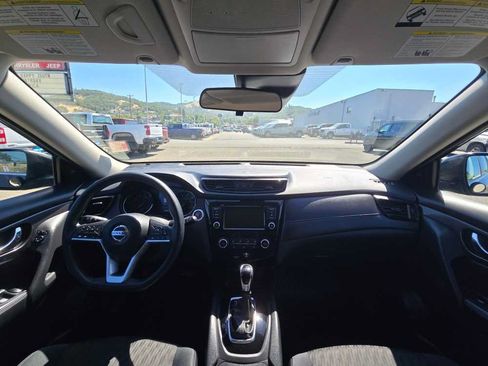 Used 2019 Nissan Rogue SV AWD/4WD image 15