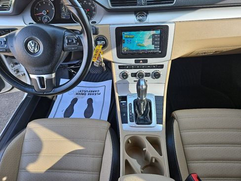 Used 2014 Volkswagen CC R-Line image 23