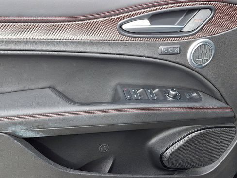 Used 2024 Alfa Romeo Stelvio Quadrifoglio image 12