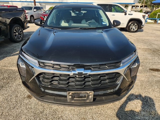 Used 2024 Chevrolet Trax LS FWD image 2