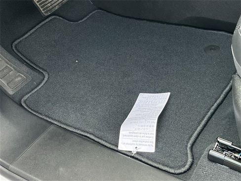 New 2025 Chevrolet Silverado EV LT image 35