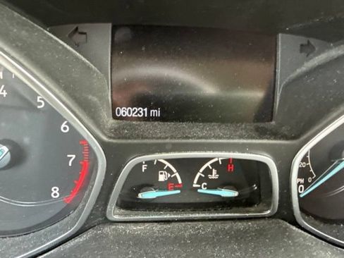 Used 2018 Ford Escape Titanium w/ Ford Safe & Smart Package AWD/4WD image 5
