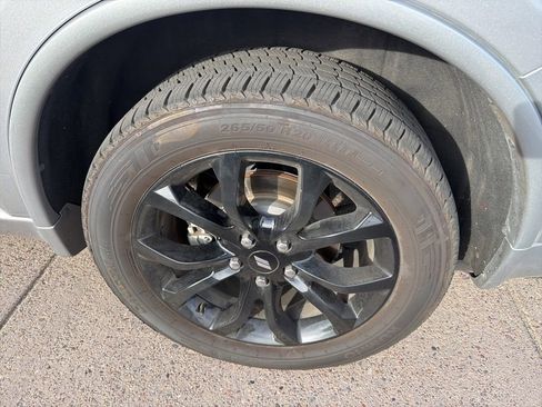 Used 2020 Dodge Durango SXT AWD/4WD image 2