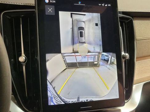 New 2026 Volvo XC90 B6 Ultra w/ Protection Package image 17