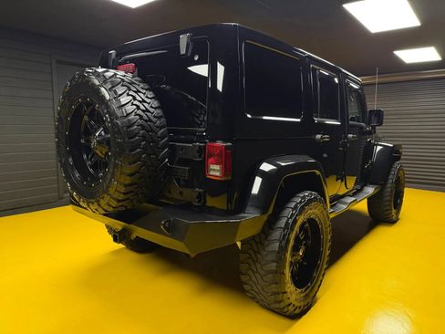 Used 2015 Jeep Wrangler Unlimited Sahara w/ Max Tow Package AWD/4WD image 3