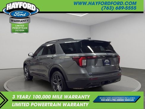 Used 2025 Ford Explorer ST-Line w/ ST-Line Street Pack AWD/4WD image 5