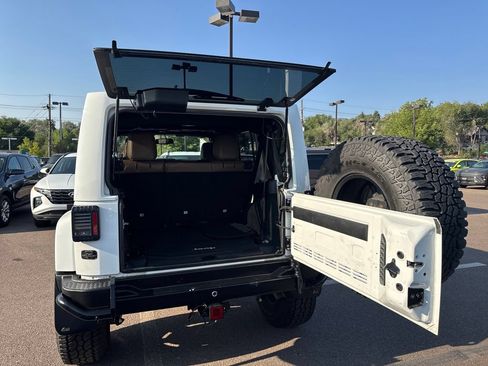 Used 2013 Jeep Wrangler Unlimited Sahara w/ Connectivity Group AWD/4WD image 13