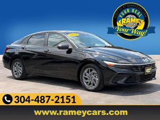 Used 2024 Hyundai Elantra SEL FWD video 1
