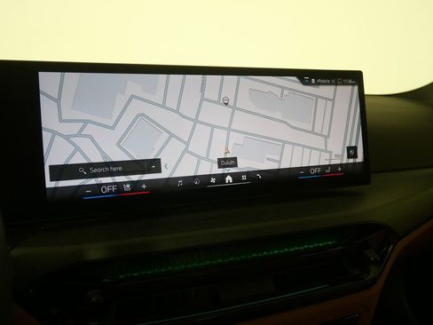 Certified 2025 BMW 330i Sedan image 26