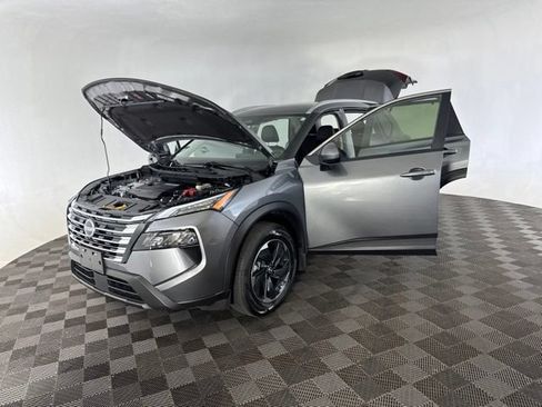 Certified 2024 Nissan Rogue SV w/ SV Premium Package AWD/4WD image 10