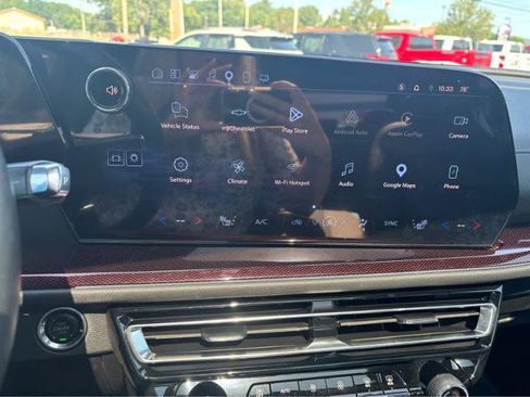 Used 2025 Chevrolet Traverse Z71 w/ Driver Confidence Package AWD/4WD image 22