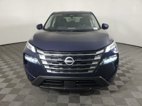 Used 2025 Nissan Rogue SV FWD image 9