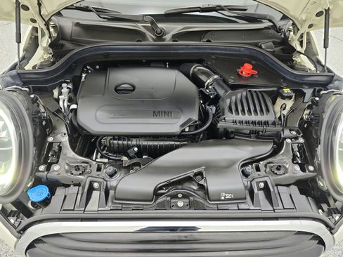 Used 2021 MINI Cooper 2-Door Hardtop w/ 6.5" Touchscreen Package FWD image 17