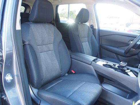 Used 2026 Nissan Rogue SV FWD image 11