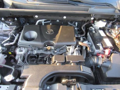 Used 2019 Toyota RAV4 LE image 30
