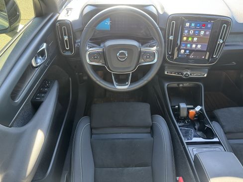 Used 2023 Volvo C40 P8 Recharge Ultimate image 17