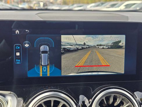 Used 2025 Mercedes-Benz GLB 250 GLB 250 image 30