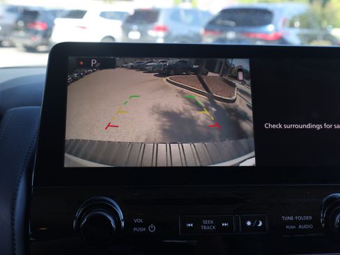 Used 2024 Nissan Armada SV RWD image 30