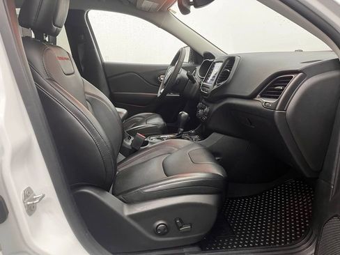 Used 2022 Jeep Cherokee Trailhawk w/ Premium Leather Package image 29