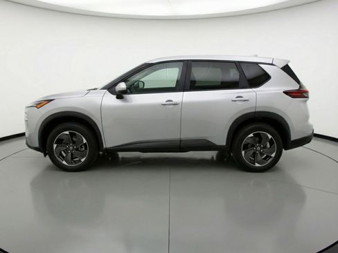 Used 2025 Nissan Rogue SV image 5