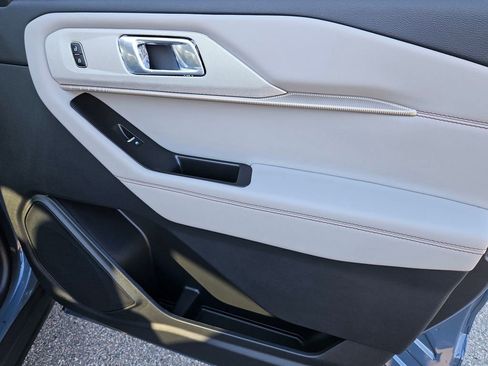 New 2026 Ford Explorer Active w/ Active Comfort Package image 30