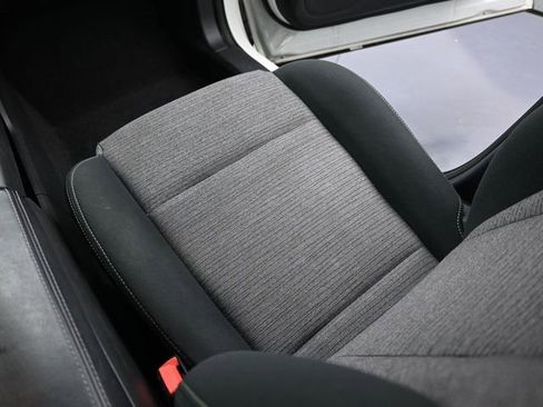 Used 2023 Nissan Rogue SV image 12