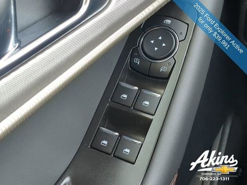 Used 2025 Ford Explorer Active w/ Active Comfort Package image 24