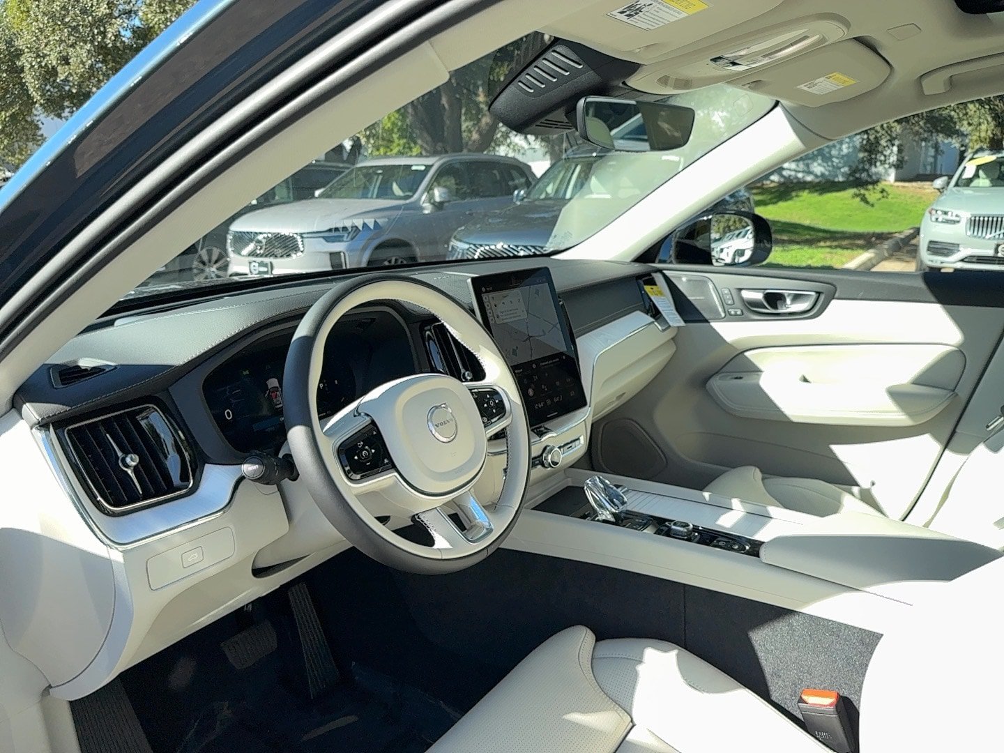 Used 2026 Volvo XC60 B5 Ultra w/ Protection Package Premier AWD/4WD image 11
