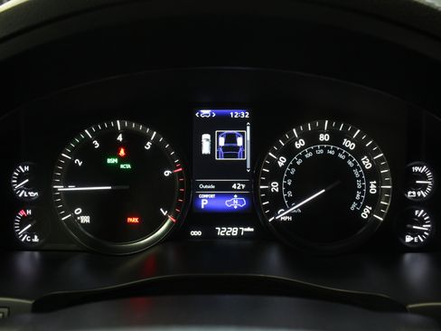 Used 2019 Lexus LX 570 4WD w/ Inspiration Series image 55