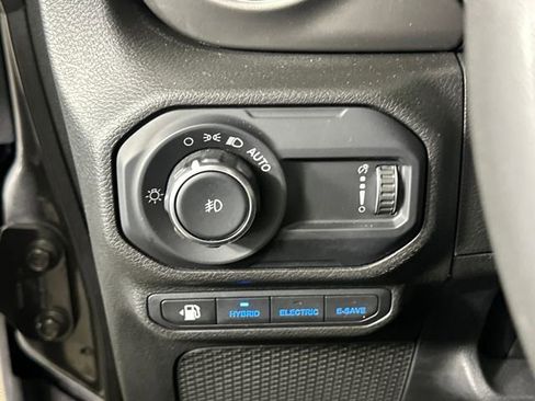 Used 2023 Jeep Wrangler Unlimited image 19