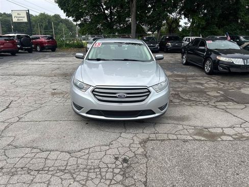 Used 2015 Ford Taurus SEL w/ Equipment Group 201A FWD image 2