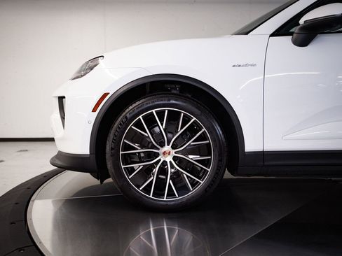 New 2026 Porsche Macan Electric RWD image 11