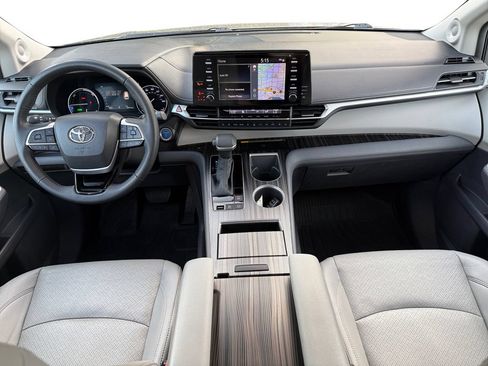 Used 2023 Toyota Sienna Limited AWD/4WD image 15