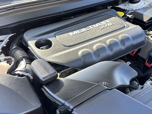 Used 2018 Jeep Cherokee Latitude w/ Safety Group image 10