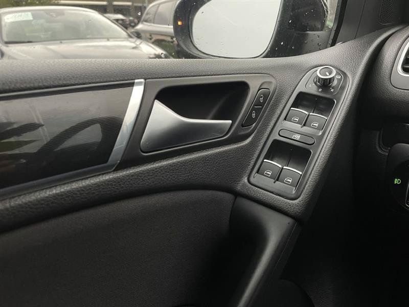 Used 2012 Volkswagen GTI Autobahn FWD image 38