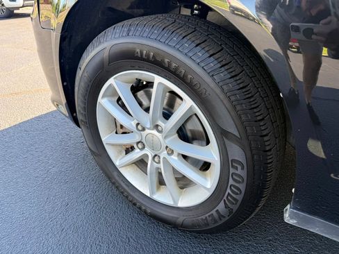 Used 2019 Dodge Grand Caravan SXT FWD image 43