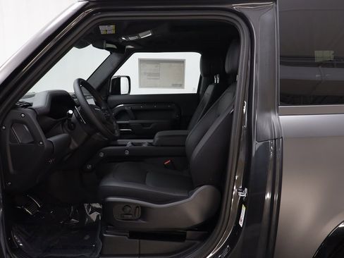 New 2025 Land Rover Defender 90 V8 image 6