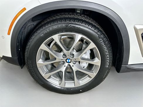 Certified 2024 BMW X5 xDrive40i w/ Parking Assistance Package image 32