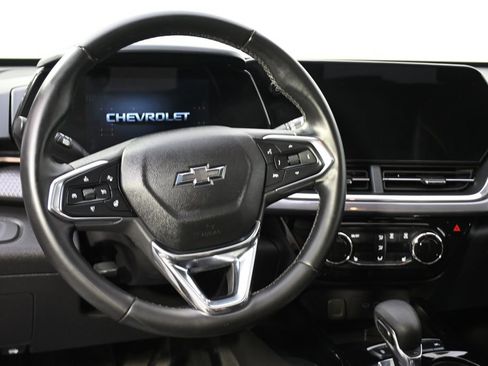 Used 2024 Chevrolet Trax ACTIV w/ Sunroof Package FWD image 12