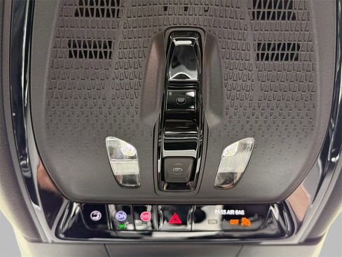 Used 2024 Cadillac Lyriq Tech image 28