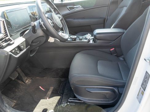 Used 2023 Kia Sportage LX AWD/4WD image 12