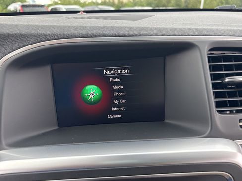 Used 2017 Volvo S60 T5 Inscription Platinum image 19