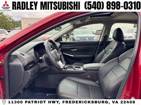 Used 2025 Nissan Sentra SR w/ SR Premium Package FWD image 3