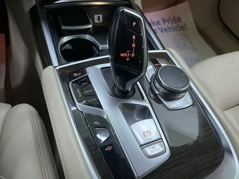 Used 2016 BMW 750i xDrive image 25