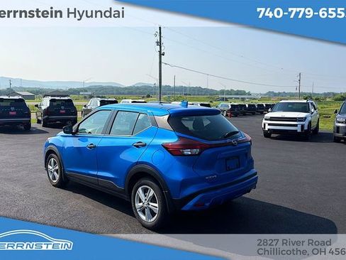 Used 2023 Nissan Kicks S FWD image 4