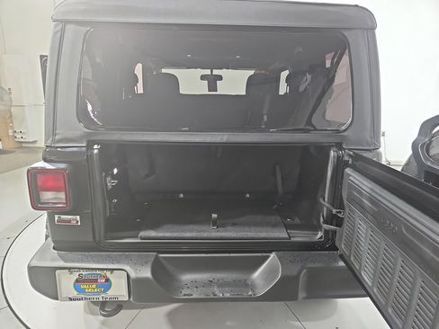 Used 2026 Jeep Wrangler Sport AWD/4WD image 21