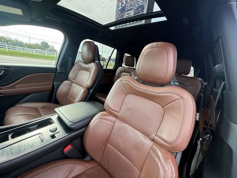 Used 2021 Lincoln Aviator Reserve w/ Equipment Group 208A AWD/4WD image 13