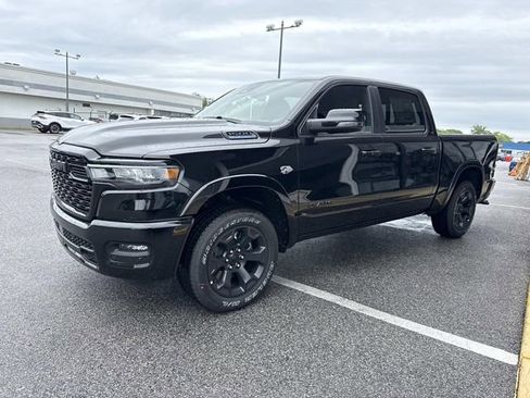 New 2026 RAM 1500 4x4 Crew Cab image 7