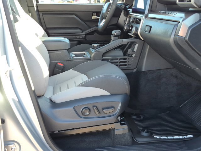 Used 2024 Toyota Tacoma TRD Sport w/ TRD Sport Upgrade Package AWD/4WD image 20